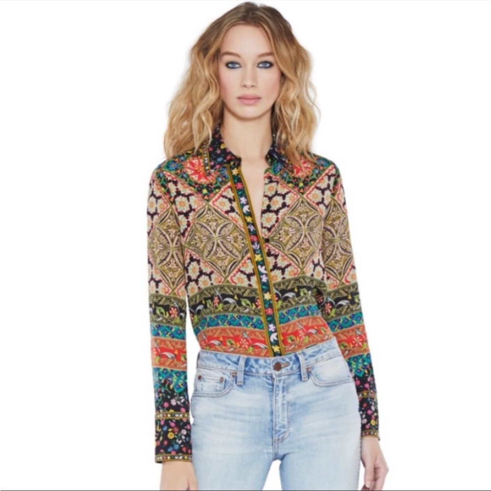 Alice and Olivia Willa Renzo Tile silk blouse XS
